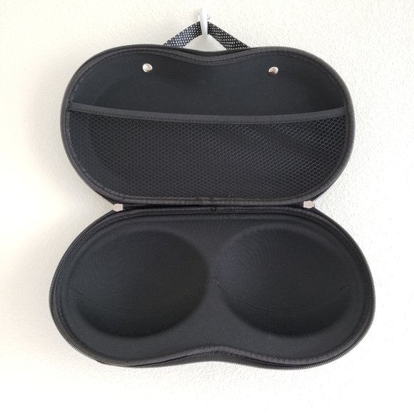 Victoria's Secret Bra Storage Case Travel Bag Lingerie Stockings White Black - Picture 8 of 9